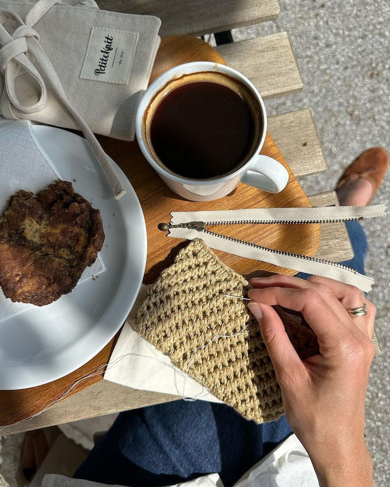 Naturfarvet Florence bag og purse med lynlås og mørk læderrem