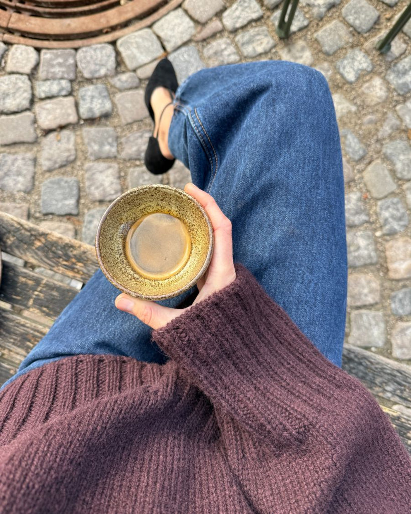 Ribdetaljerne på bordeaux Hannah Sweater V-neck