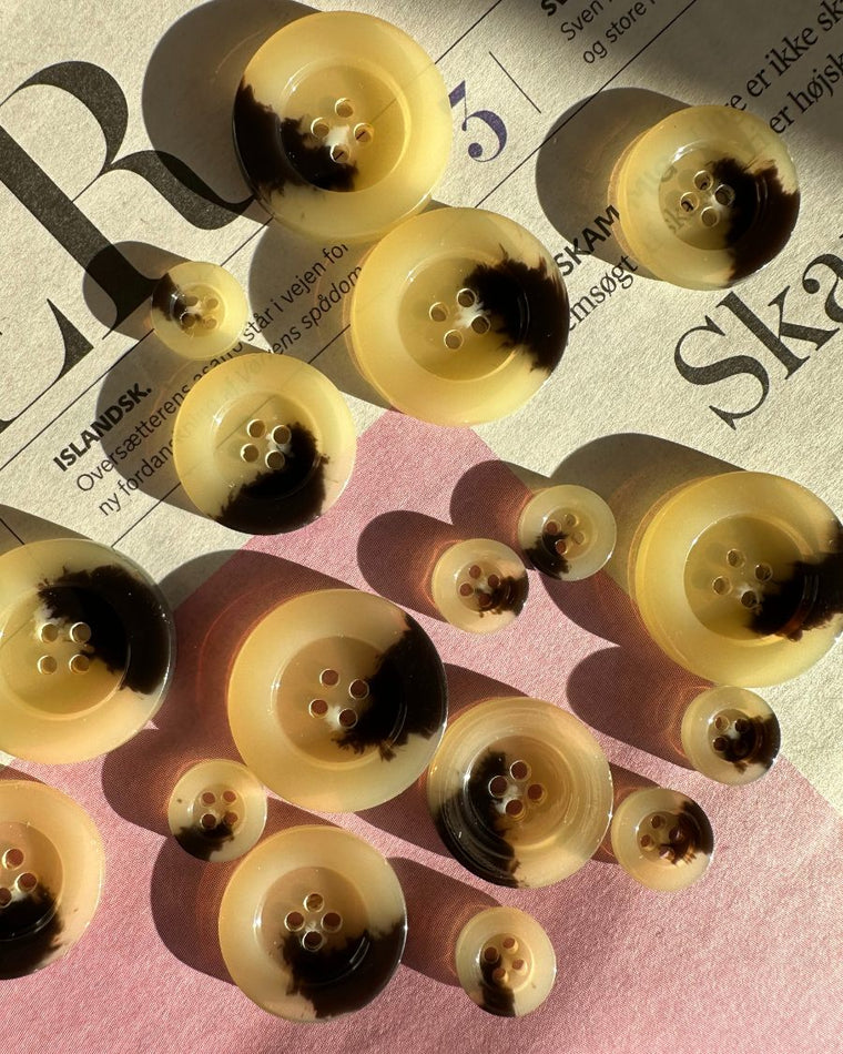 Galalith buttons Ø12 mm - Light - 6 pcs