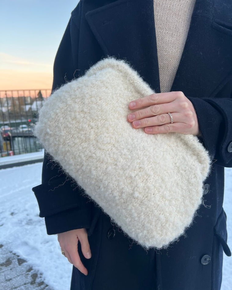 Frame for large clutch