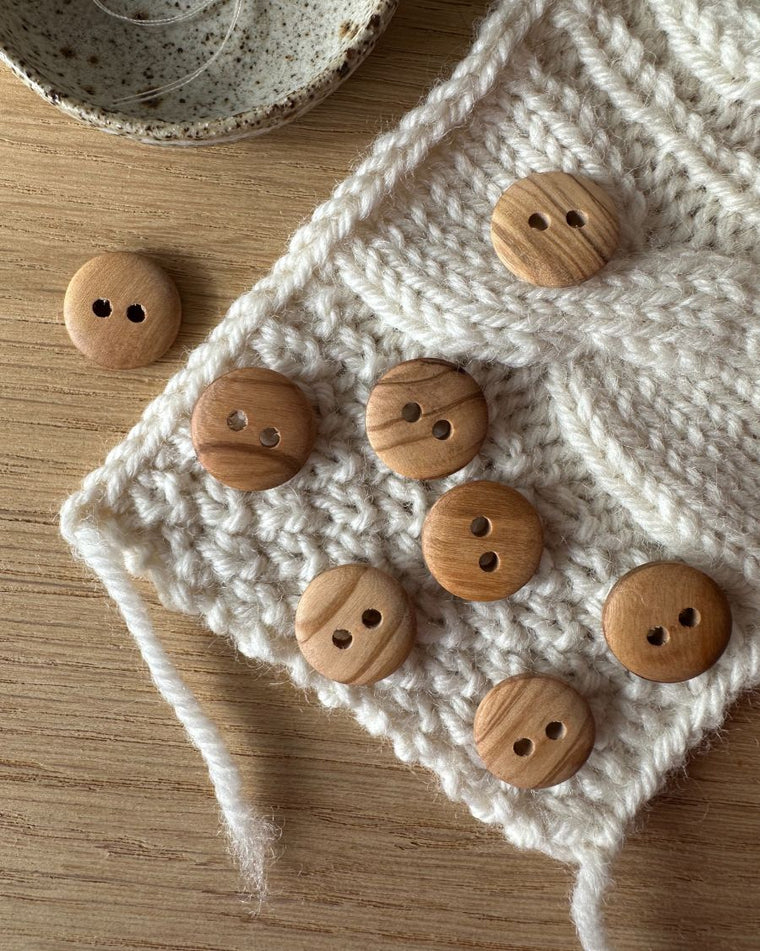 Wooden buttons Ø18 mm - 8 pcs