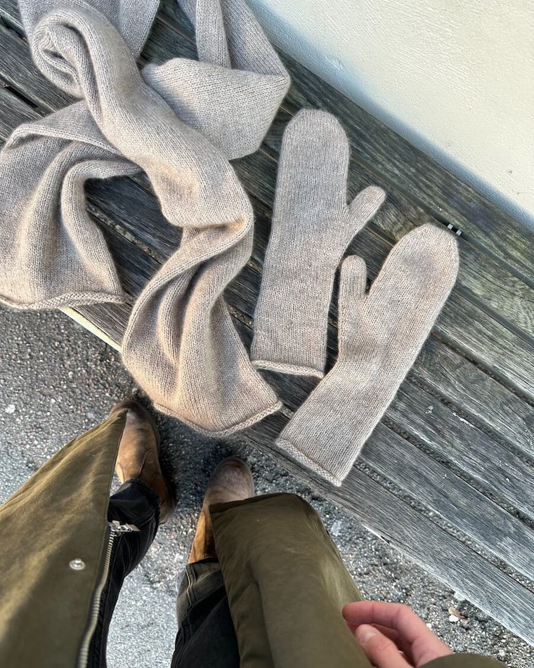 Kvinde iført beige Vienna Set